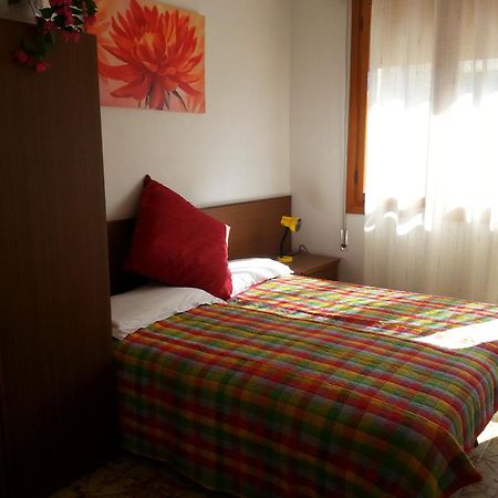 Residence Condominio Roma 伊拉克里亚马勒 外观 照片