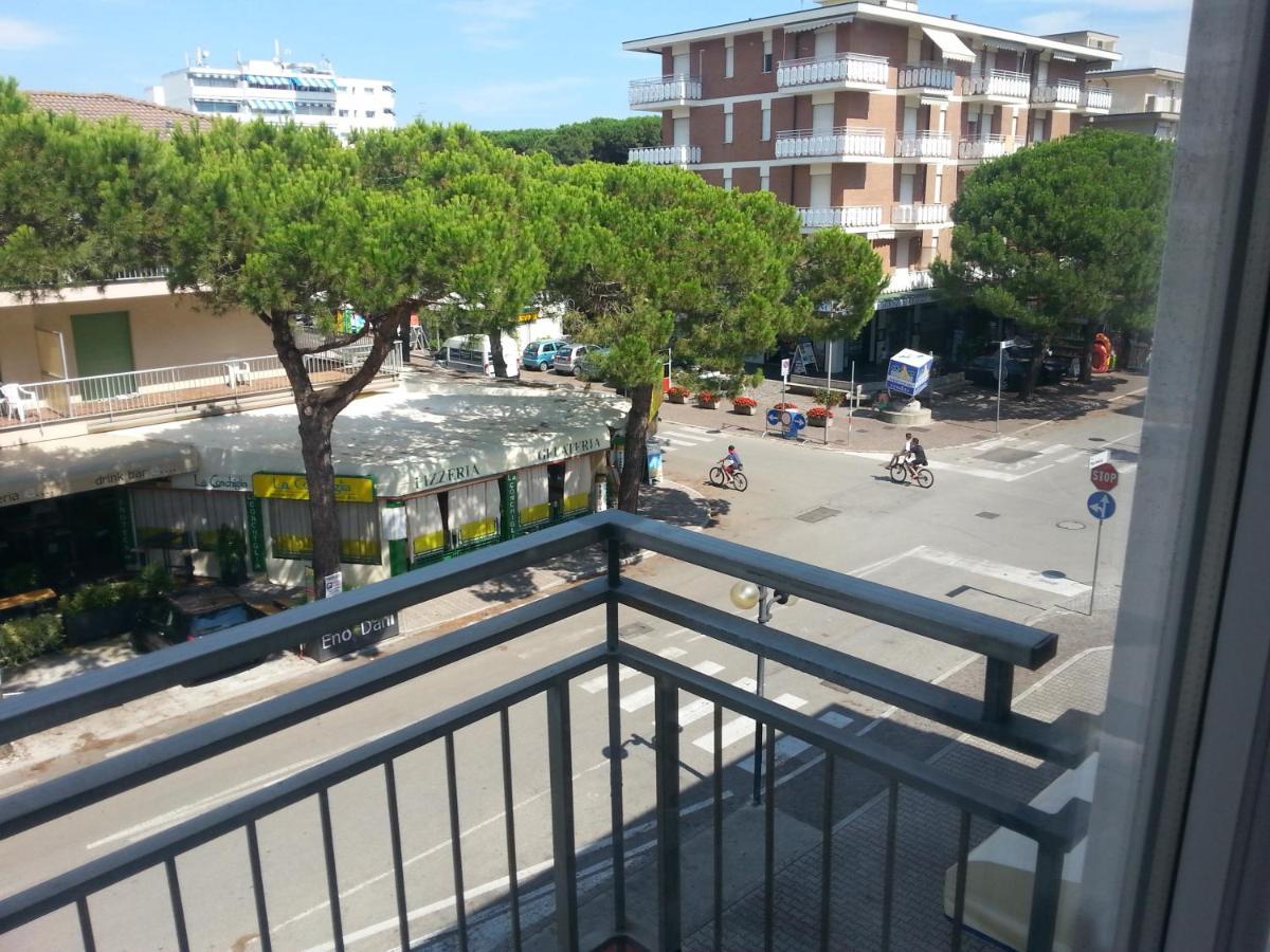 Residence Condominio Roma 伊拉克里亚马勒 外观 照片