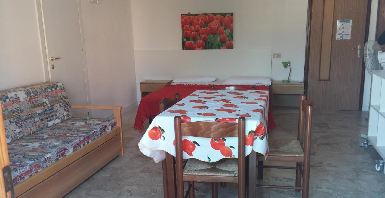 Residence Condominio Roma 伊拉克里亚马勒 外观 照片